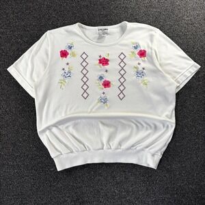 Alfred Dunner Petite White Embroidered Floral Sweatshirt Short Sleeve Medium